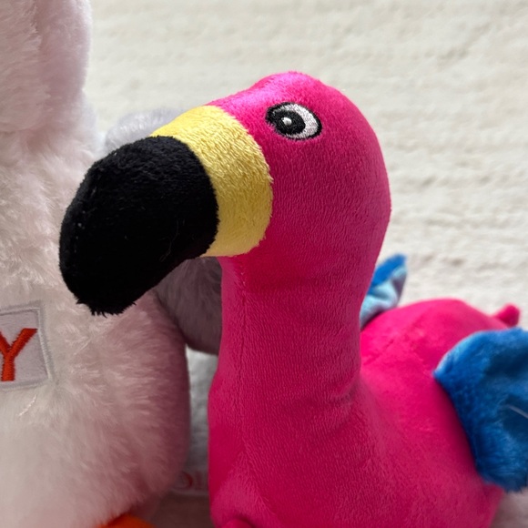 Colorful Plushy stuffed animal set - bird, raccoon and a flamingo - Picture 5 of 7
